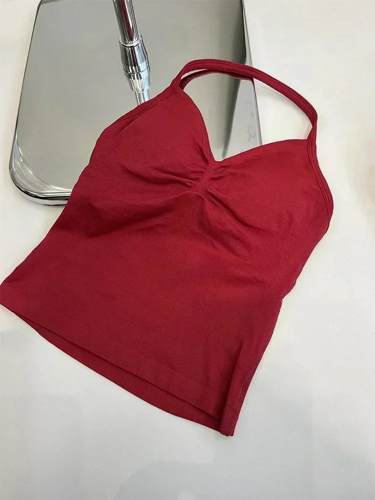 Summer fitness shape  beautiful shoulder straps  chest pillow  bra and yoga shorts  a must for fitness.