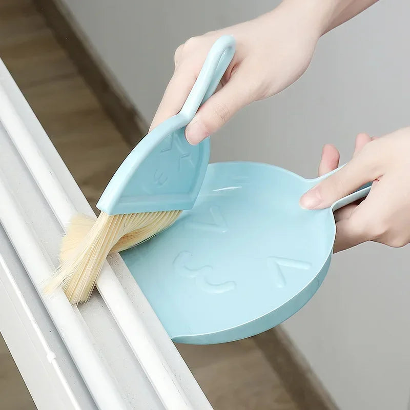 Dropship! Home Office Thicken Plastic Desk Cleaning Set Mini Desktop Keyboard Cleaning Brush Brush with A Small Broom Dustpan
