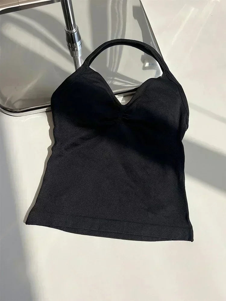Summer fitness shape  beautiful shoulder straps  chest pillow  bra and yoga shorts  a must for fitness.