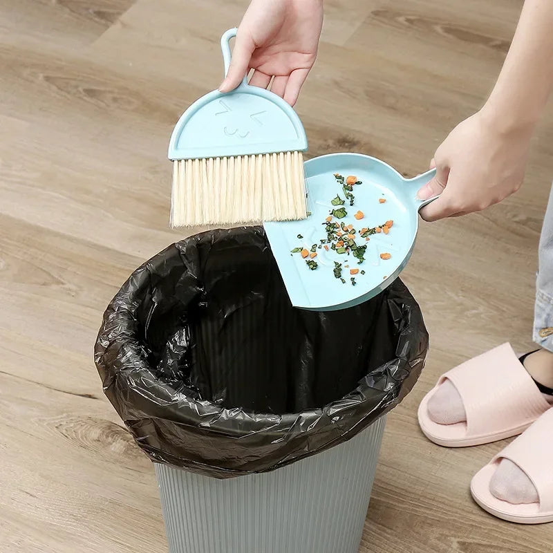 Dropship! Home Office Thicken Plastic Desk Cleaning Set Mini Desktop Keyboard Cleaning Brush Brush with A Small Broom Dustpan